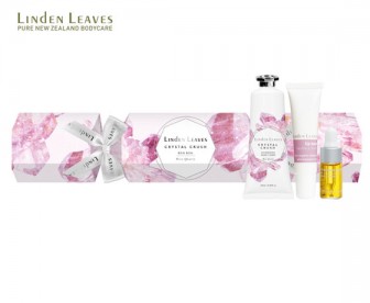 Linden Leaves 琳登丽诗 粉色水晶糖果式礼盒 3件套(面部精油 3ml+润唇膏 10ml+护手霜 25ml) Linden Leaves 琳登丽诗 粉色水晶糖果式礼盒 3件套(面部精油 3ml+润唇膏 10ml+护手霜 25ml)
